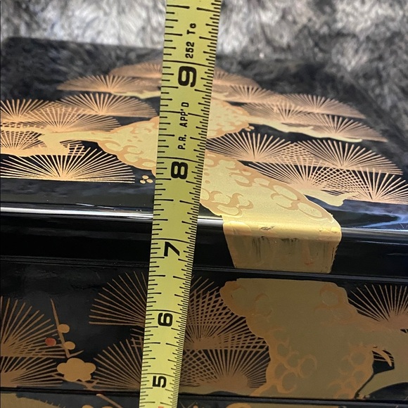 Vintage Japanese Lacquer Storage/Jewelry Box - Picture 15 of 16